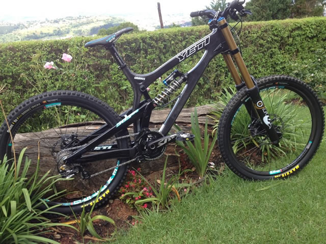 yeti_303_wc_carbon