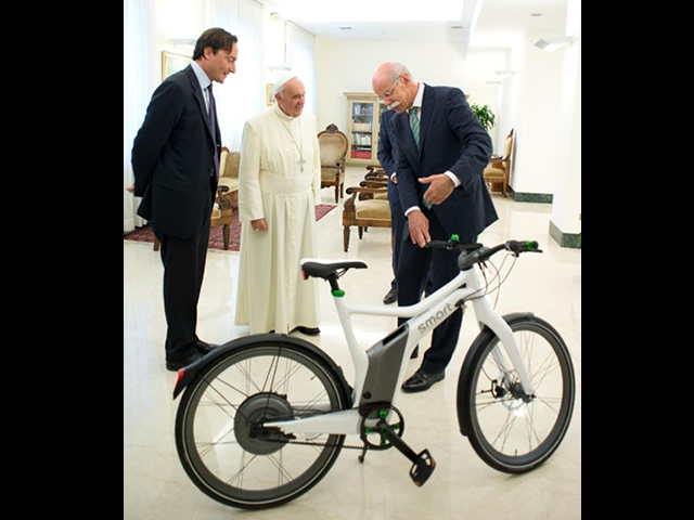bicicleta_papa_francisc