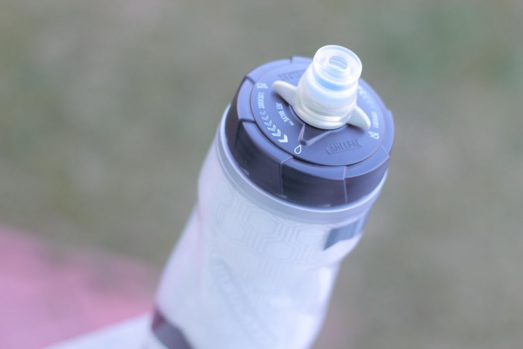 test bidon apa camelbak podium chill 02