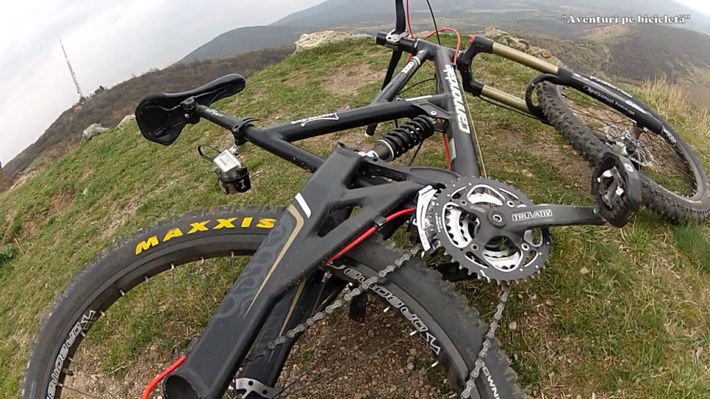 Aventuri-pe-bicicleta-Coborari-de-la-cetate-Downhill-Arad-Siria-Romania1