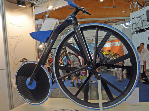 THM_Concept-1865_BASF_prototype-project-carbon-penny-farthing-e-bike_complete-600x450