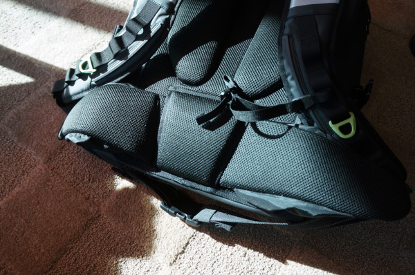 Showers-pass-Cloud-cover-bags-waterproof-socks-spring-classic-jacket-15-600x398