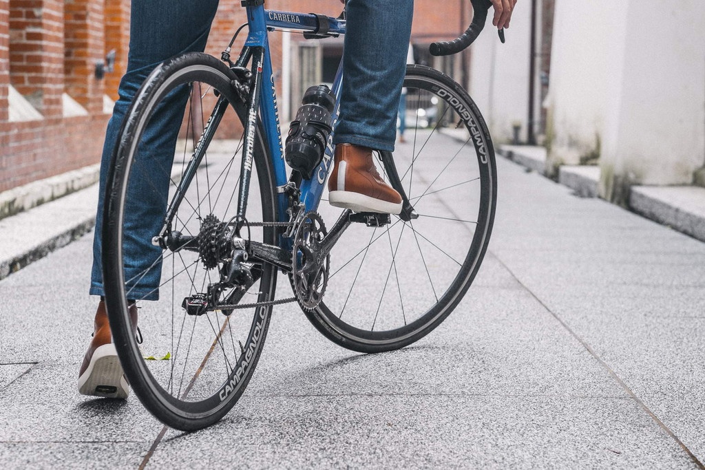 Quoc Pham Urbanite Mid Tan 05