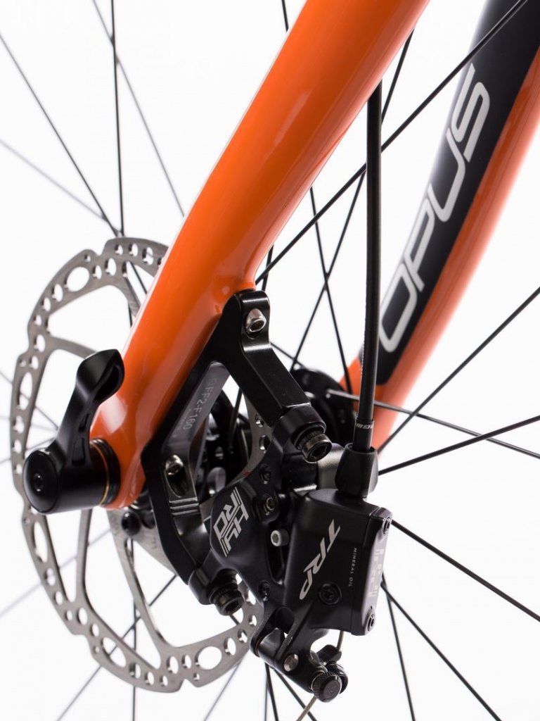 Opus_Allegro_carbon-disc-brake-endurance-road-bike_front-flat-mount