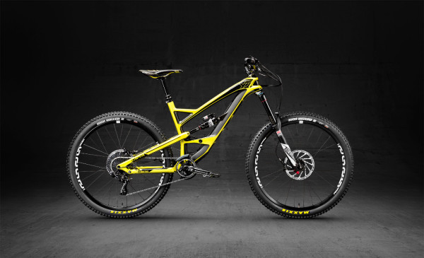 Capra-CF-Comp-600x365