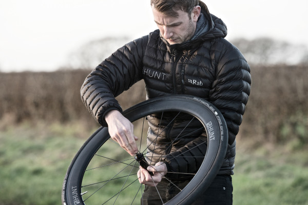 Hunt-Wheels_Tom_Marchment_55-Carbon-Wide-Aero-Road_wheelset-600x400