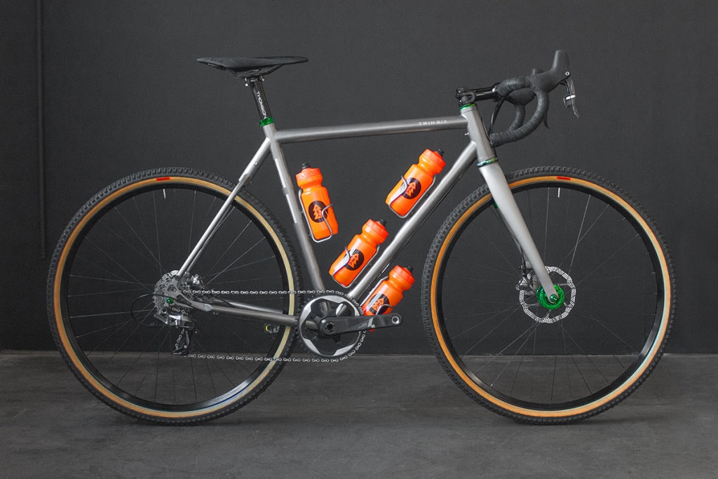 TwinSix-Standard-Rando-titanium-01