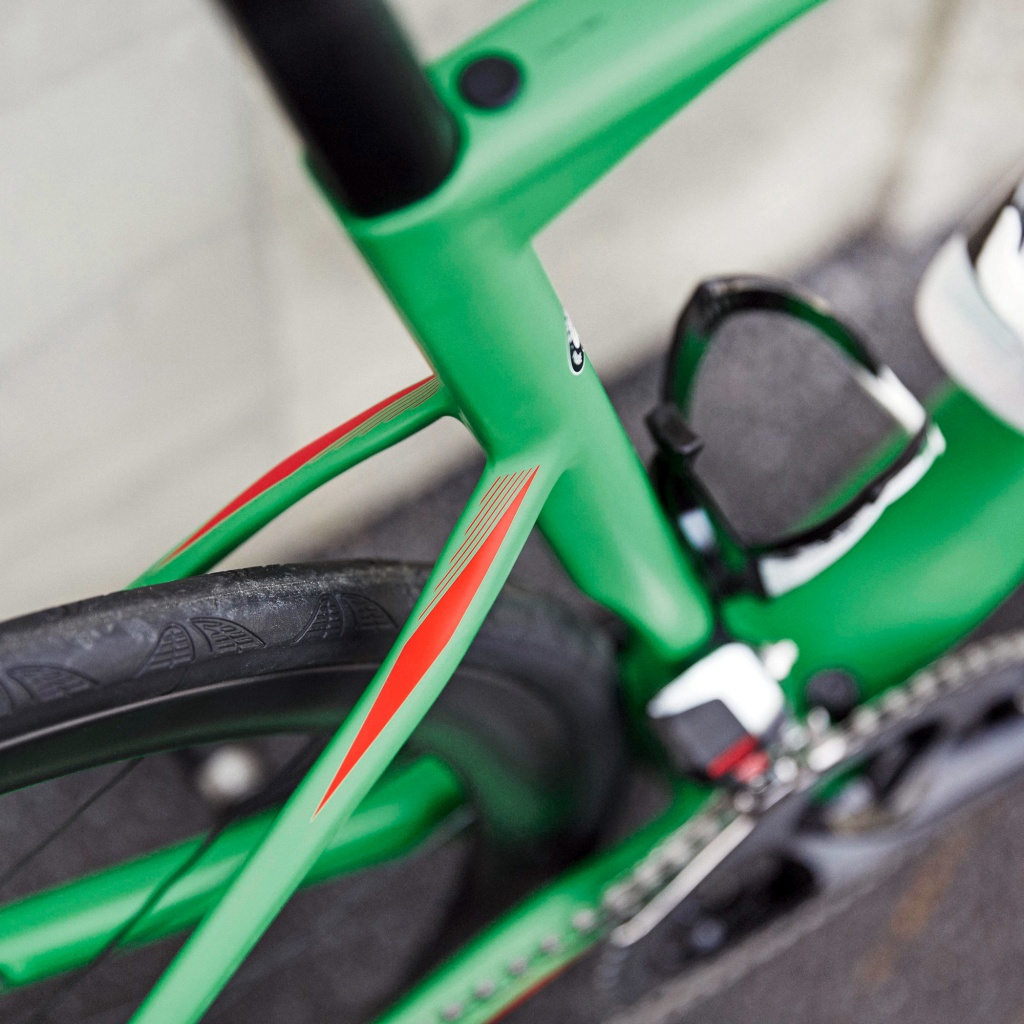 BMC-Roadmachine_carbon-all-road-endurance-race-bike_seatstays
