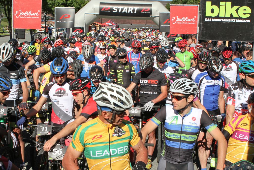 csm_Start_Protective_BIKE_Four_Peaks_2016_in_Kirchberg_in_Tirol__Stage_4_Kirchberg-Kirchberg__49.00km__2_011m__c__allesvonmutti-19_0ea4c535b5
