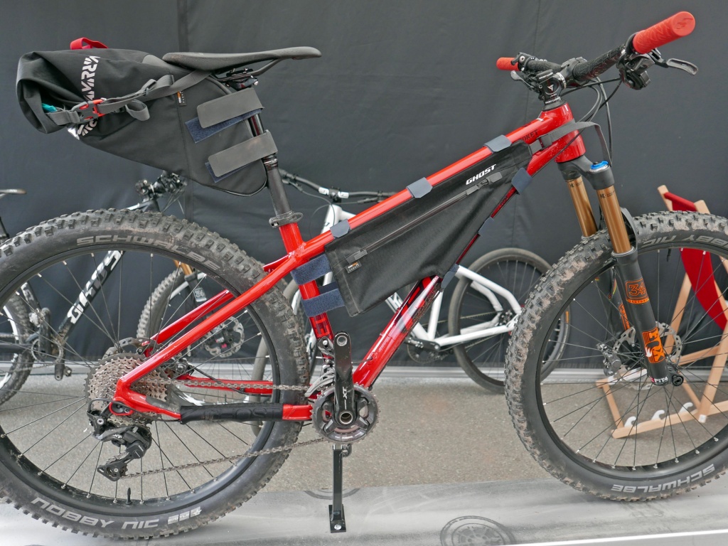 Ghost_Roket_275_plus-sized-all-mountain-hardtail-bike_130mm-fork_aluminum_expedition-bikepacking-packs