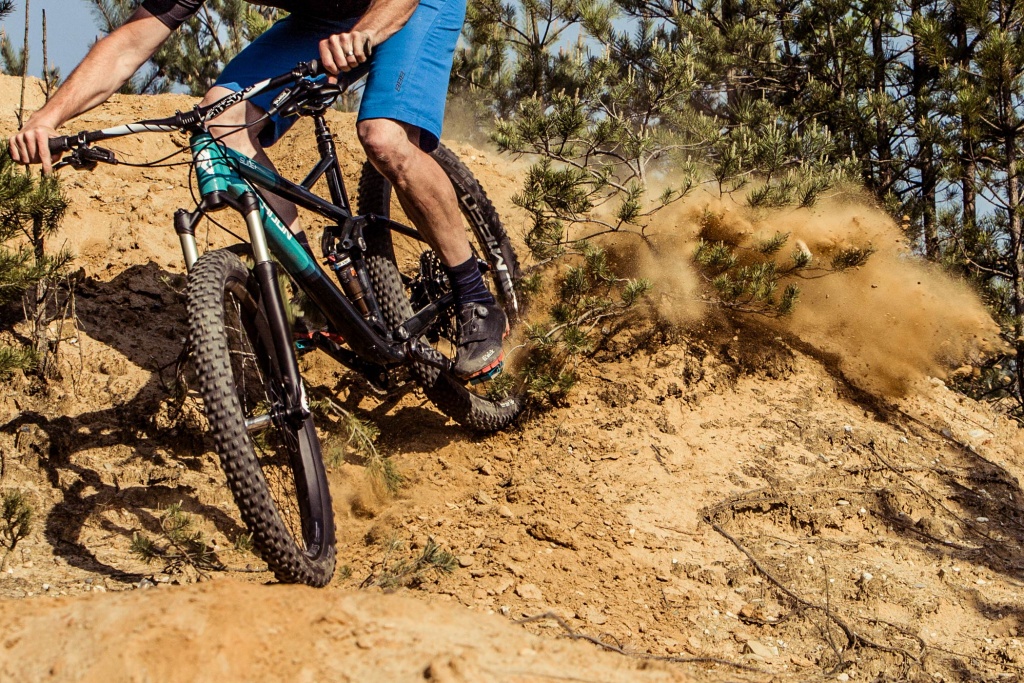 Radon-Slide_275plus_130mm-aluminum-all-mountain-trail-mountain-bike_sliding