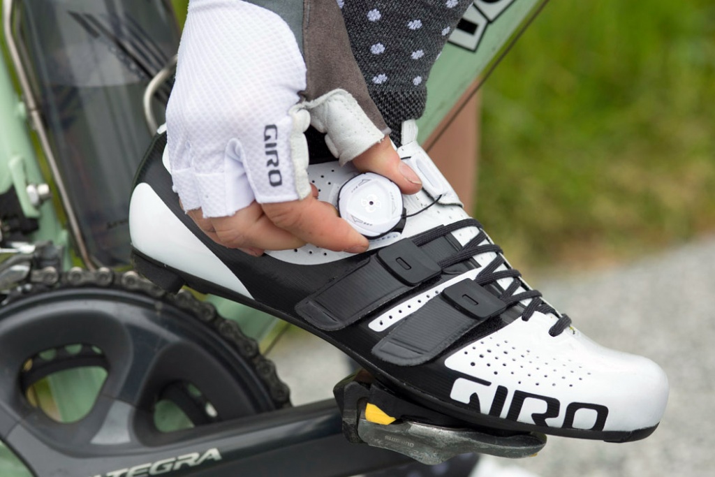 Giro-Factress-Techlace_womens-lace-upBoa-dial_premium-carbon-soled-road-shoes_white-on-bike