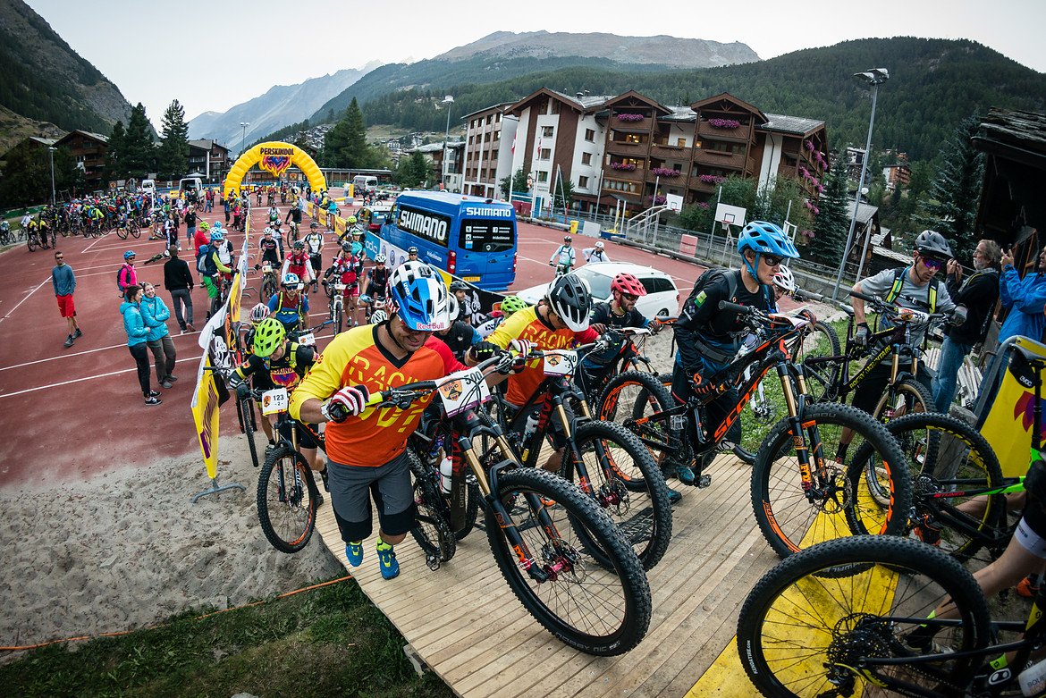 Startul la proba Flow. Sursă: mtb-news.de