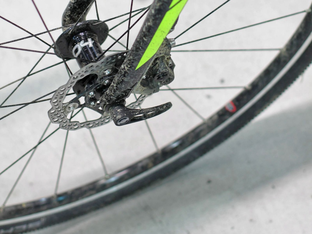 Hope_Hydraulic-Crosstop-brake-levers_3-Peaks-prototype-Oldham_secondary-inline-bar-top-brake-levers_RX4-4-piston-caliper
