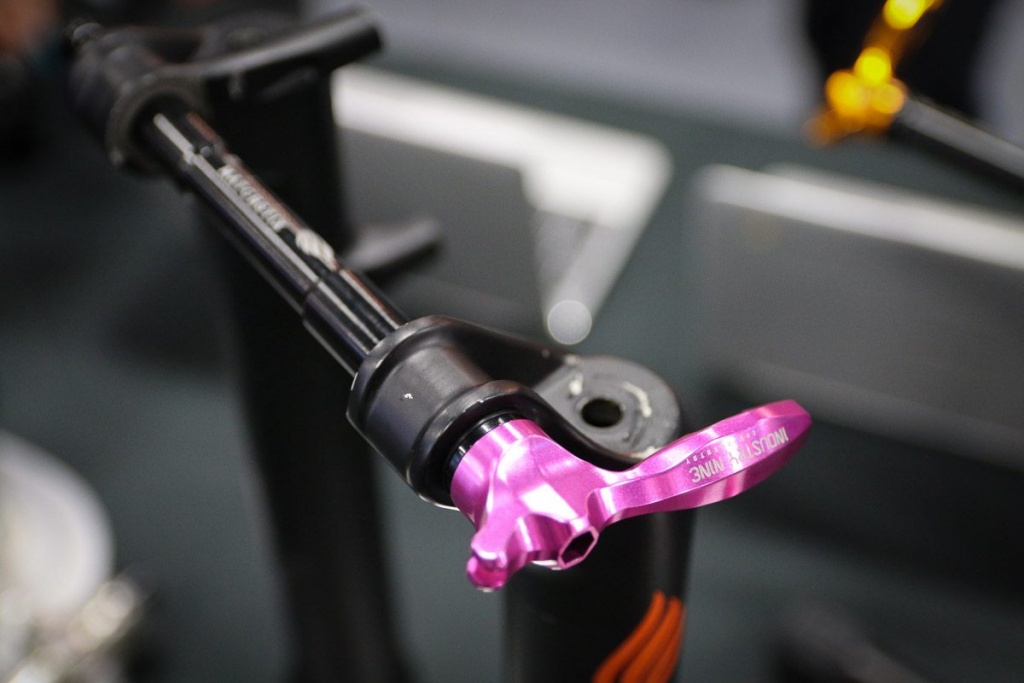 industry-nine-matchstix-multi-tool-enduro-s-road-tubeless-wheels-rims-275-fat-hed-big-rigInterbike-2016-504