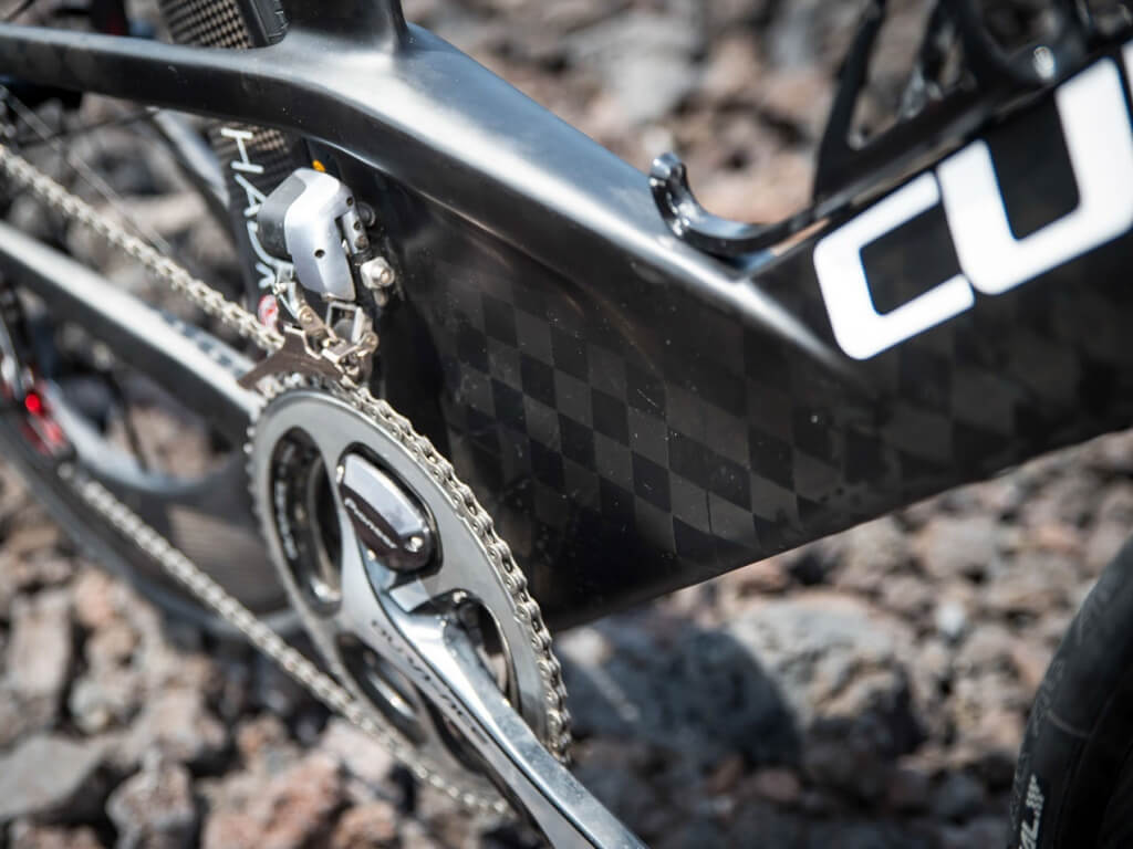 Cube_Aerium-C68_Project-Kona_aerodynamic-triathlon-TT-bike-prototype_bb-seatstays