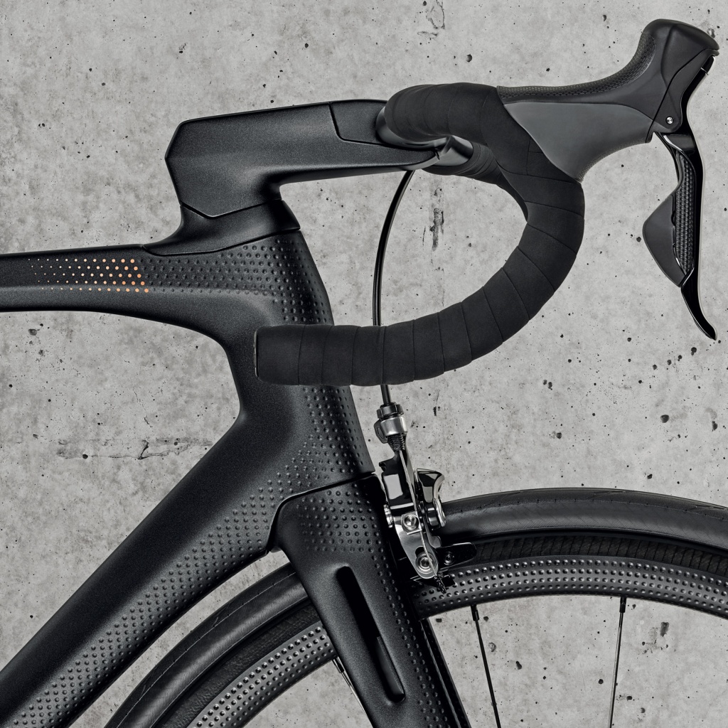 Heroin-Bike-Project_limited-edition-luxury-aero-road-bike_cockpit