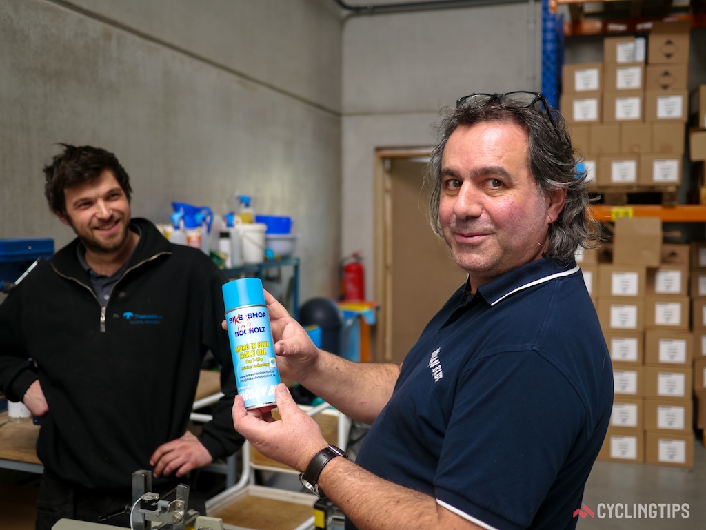 Poză preluată de pe  cyclintips.com. În imagine un șef mulțumit!