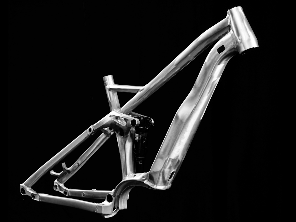 Radon_Slide-Hybrid-140_ebike_140mm-travel-all-mountain-aluminum-eMTB-bike_frame