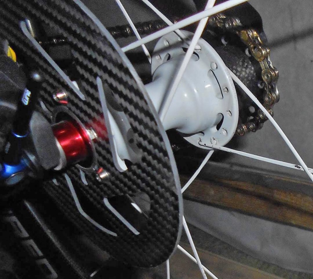 Alpha_Ceramic-Rotor-RS_carbon-ceramic-bicycle-disc-brake-rotor_on-bike