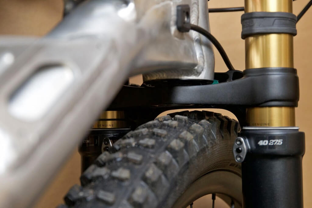 Alutech_Sennes-DH-29_204mm-alumiunum-production-downhill-bike_Fox-40-tire-clearance