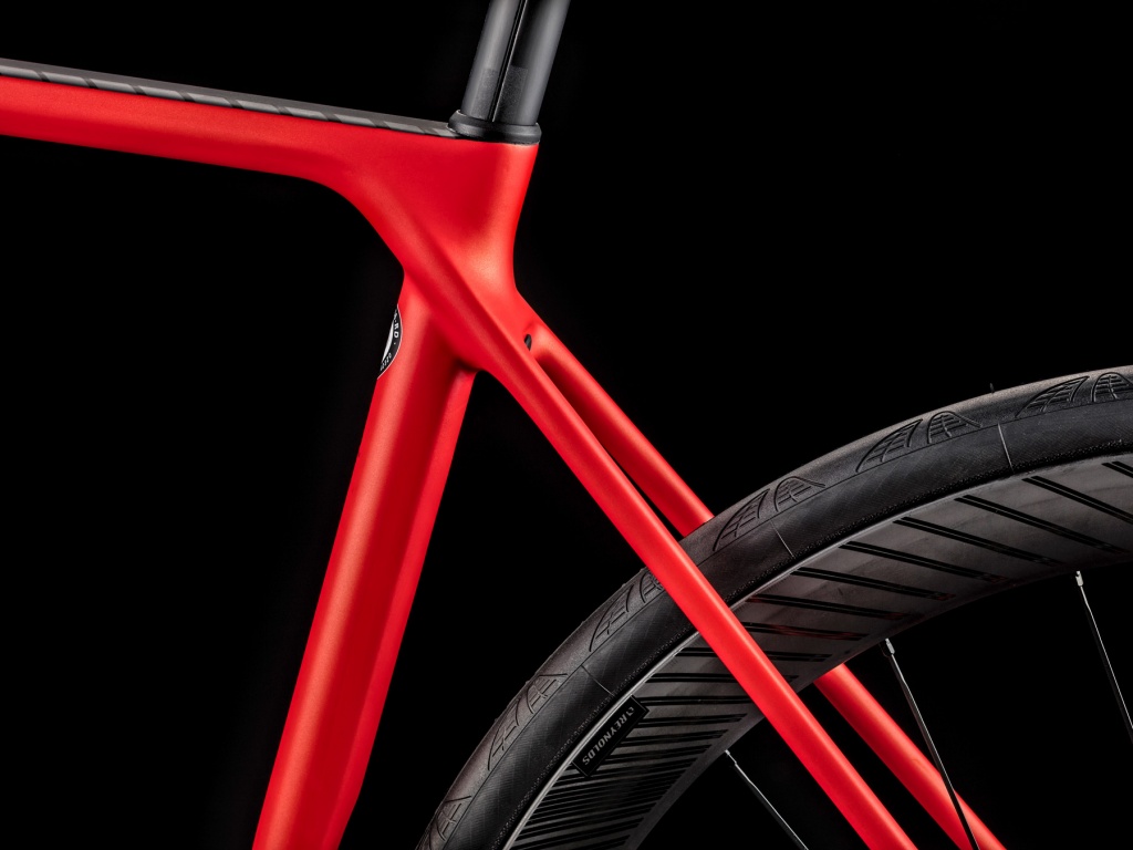 Canyon-Road-Disc_disc-brake-road-bike-updates_Ultimate-CF-SLX-Disc_stays