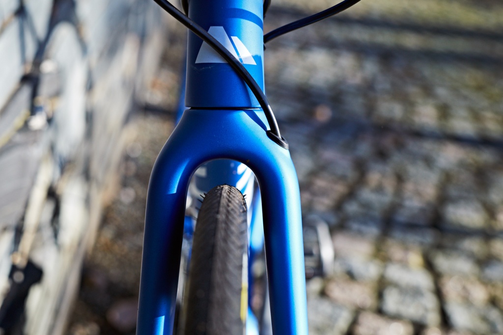 Canyon-Road-Disc_disc-brake-road-bike-updates_Ultimate-CF-SLX-Disc_tire-clearance