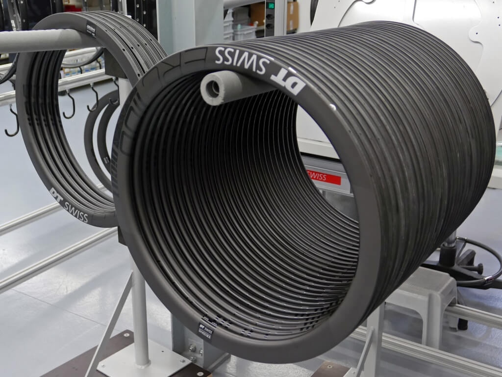 DTSwiss_ERC-1100_aero-wide-carbon-endurance-road-tubeless-clincher-wheelset_aero-rims