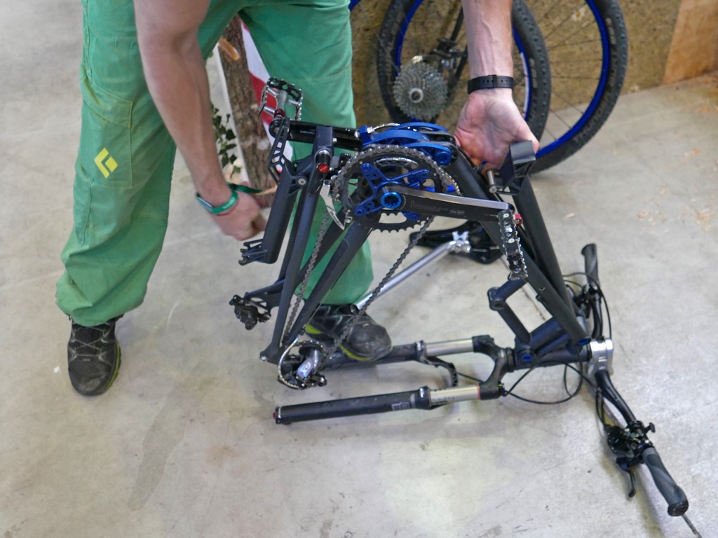 East-bike_full-size-mountain-bike_compact-folding_step-3-fold-stays-back-under-front-triangle