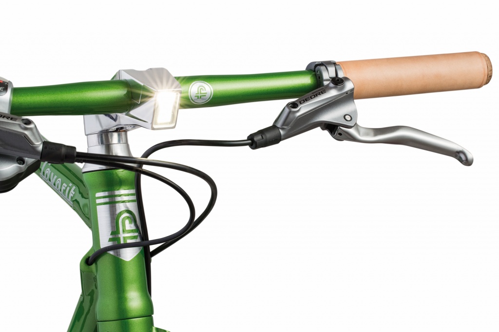 Favorit_Czech-made_custom-carbon-urban-commuter-bikes_Cronos-front-light