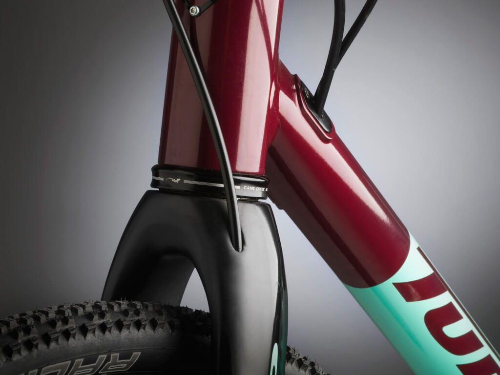 Turner-Cyclosys_limited-edition-aluminum-cyclocross-bike-Knight-Wheels_headtube