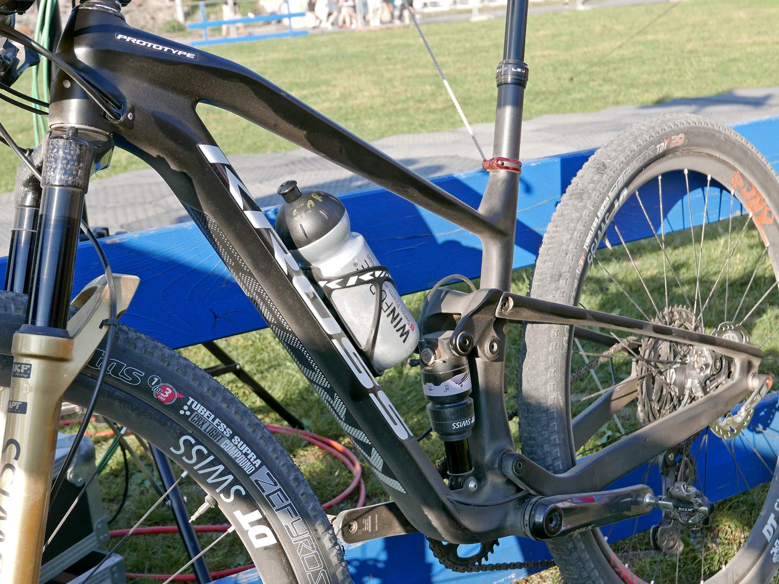Prototipul Kross Earth al Jolandei Neff, echipat cu noul XTR